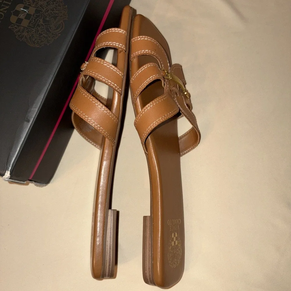 NIB Vince Camuto Arisha Sandals 11 M Brown Leather Slip-On Square Toe Flat Logo